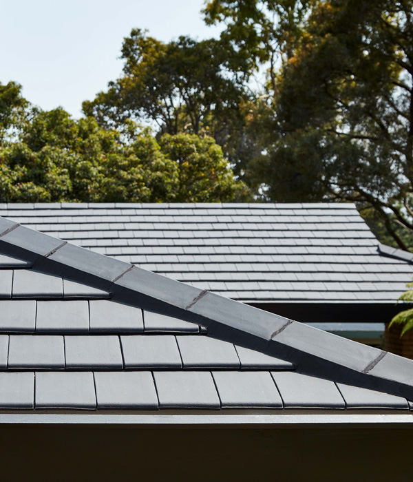 Urban Shingle flat terracotta roof tile